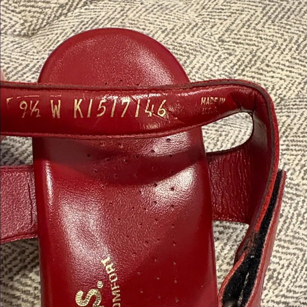 SAS suntimer red sandals size 9.5 W - Picture 7 of 7